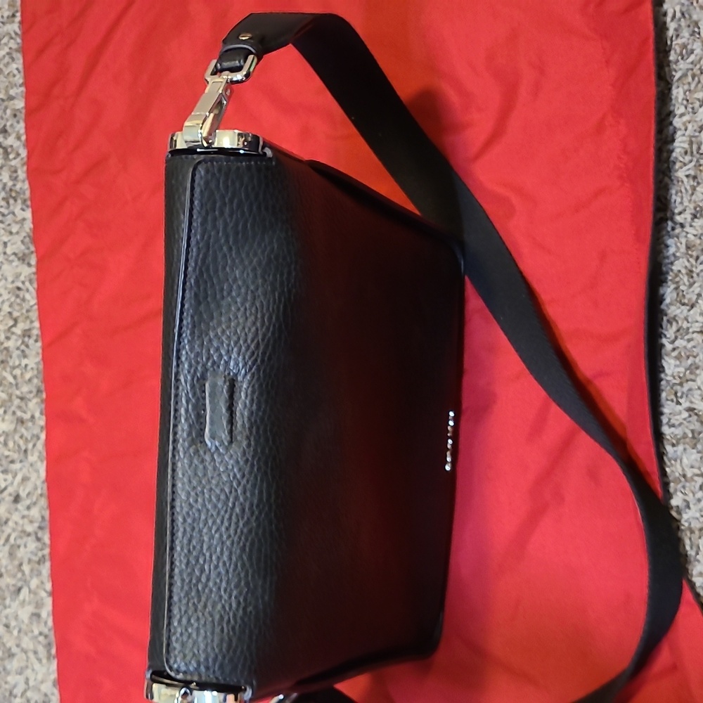 Calvin Klein Fay Large Crossbody Bag In Black Leather - Picture 6 of 9